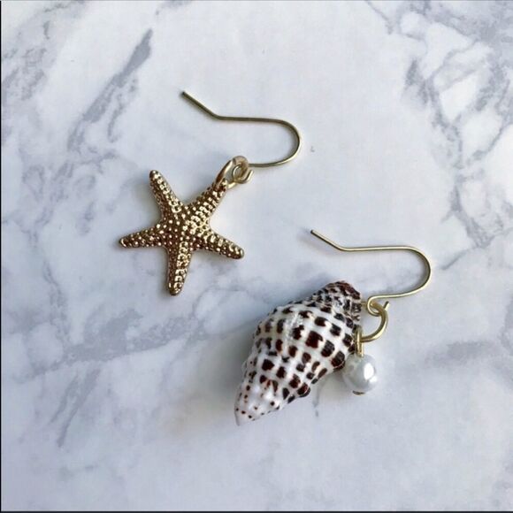 Star And Seashell Mismatched Earrings Handmade - Picture 2 of 6
